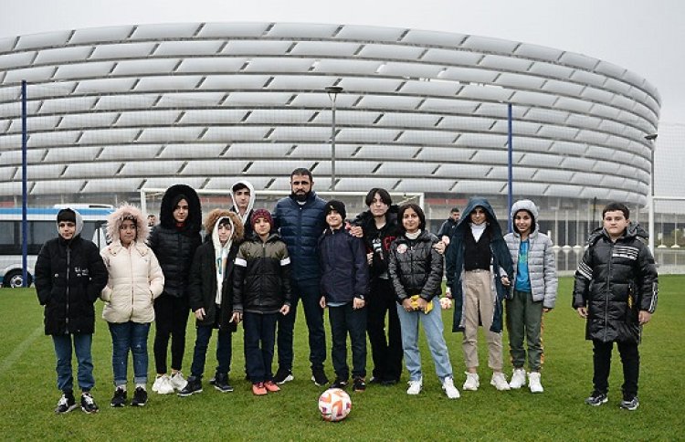 Rəşad Sadıqov Bakı Olimpiya Stadionunda uşaqlarla görüşdü