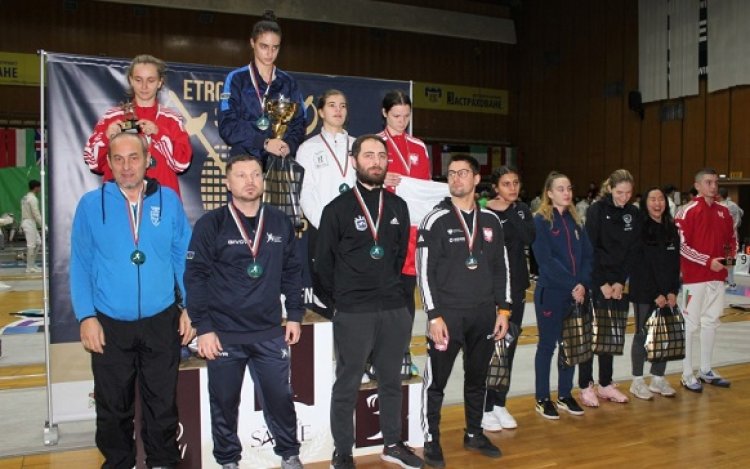 Zərifə Hüseynova 213 idmançı arasında birinci oldu - Qızıl medal!