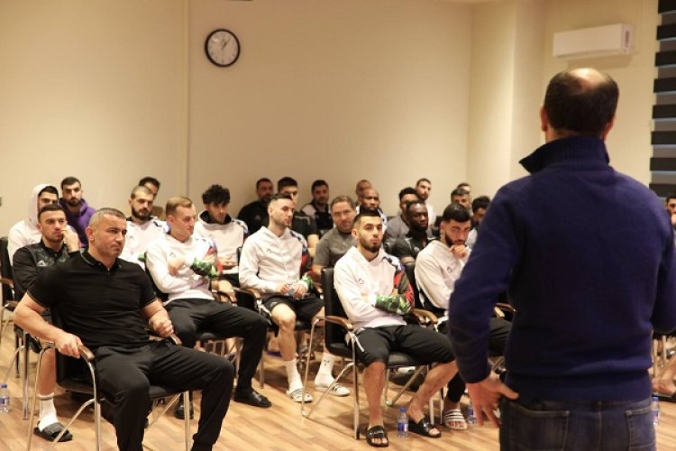 Hakimlər Komitəsinin sədri "Qarabağ" futbolçularına seminar keçdi