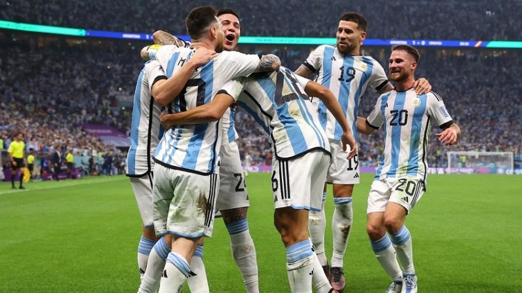 DÇ-2022: Yarımfinal -  Argentina böyükhesablı qələbə ilə finala çıxdı