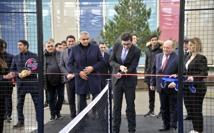 Su İdman Sarayında yeni tennis kortu istifadəyə verildi