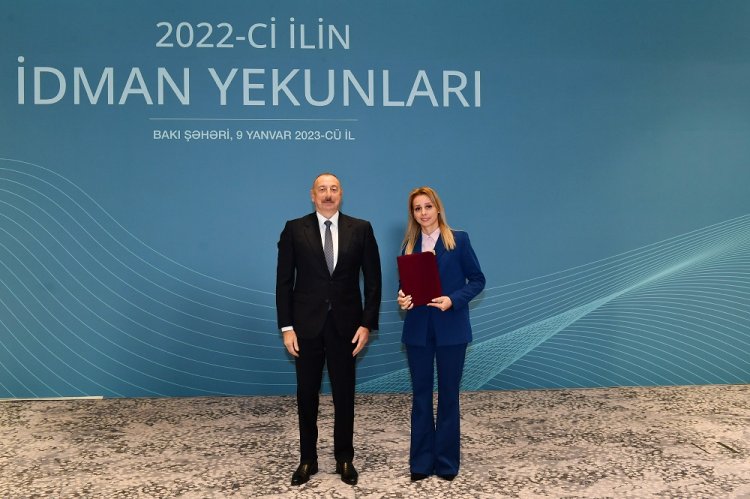 Prezident İlham Əliyev federasiyanın mətbuat katibinə ev bağışladı