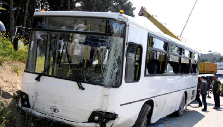 Azərbaycanda futbolçuları aparan avtobus İsmayıllı-Muğanlı yolunda "Şaqman"la toqquşdu, yaralılar var