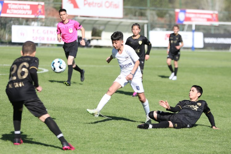 "İzmir Cup-2023": "Bursaspor"la bərabərə qalan "Qarabağ" "Ayaks" və "Srvena Zvezda"ya qarşı