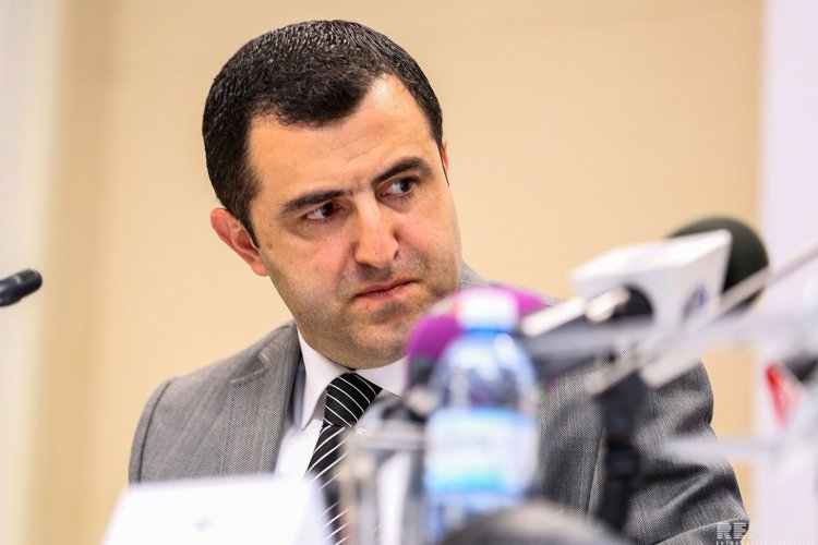 Menecerliyə başlayan "Neftçi"nin eks-prezidenti ilk transferini rəsmiləşdirdi
