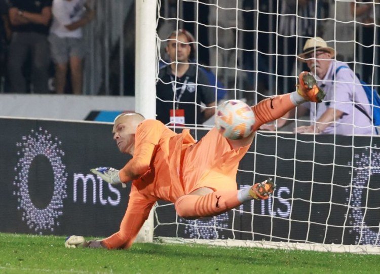  "Partizan"ın qapıçısı: "Namikin penaltini hara vuracağını bilirdim"