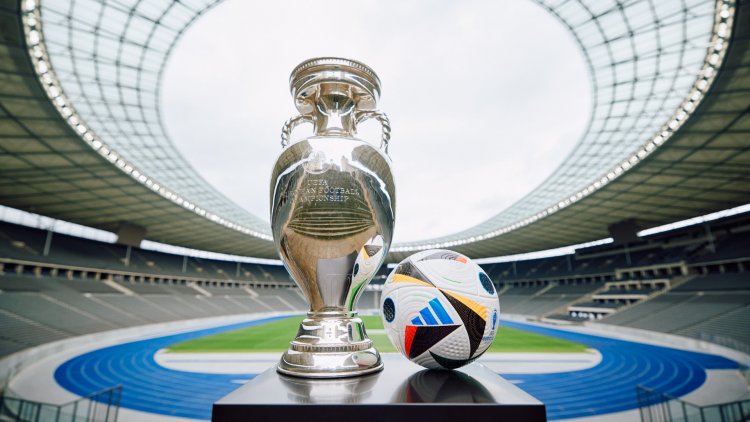Avropa çempionatının rəsmi topu təqdim olunub - “Fussballliebe”