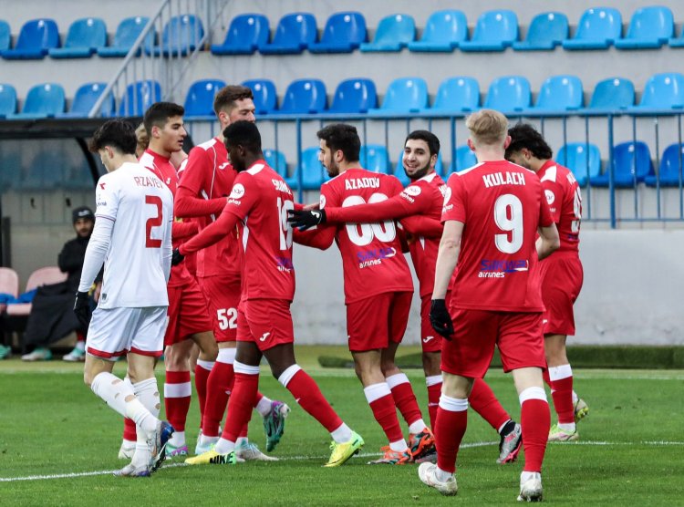 Rəşad Sadıqovun narazı olduğu futbolçu Ukrayna klubuna keçir? 