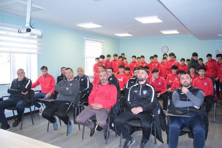 "Turan Tovuz" akademiyasında danışılmış oyunlarla bağlı seminar