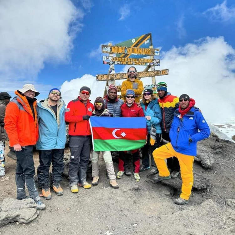 Azərbaycan alpinistləri məşhur Kilimancaro zirvəsini fəth ediblər