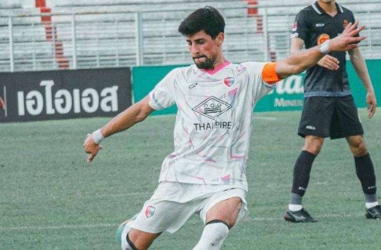 Tailandda oynayan azərbaycanlı futbolçu klubundan ayrılıb