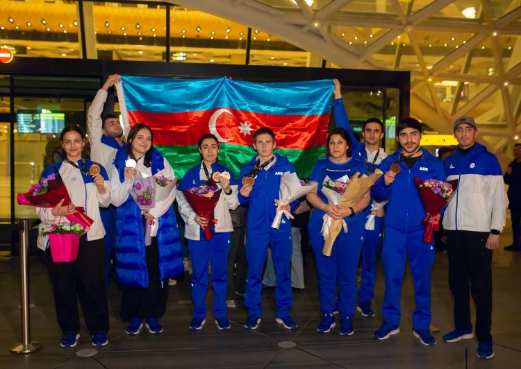 Avropa çempionatında medal qazanan atıcılar Vətənə qayıdıblar 
