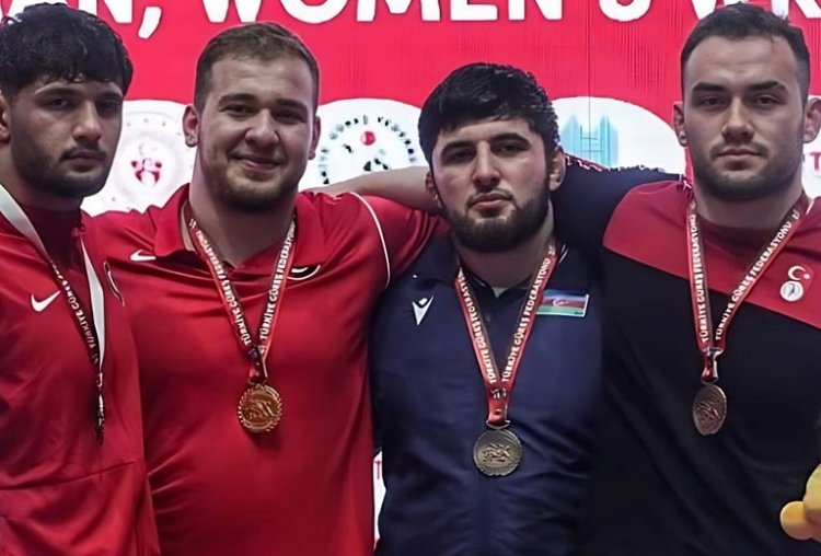 Güləşçilərimiz "Çempionlar" turnirini 10 medalla başa vurublar