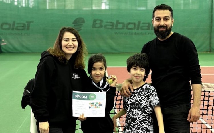 Tanınmış şahmatçının qızı tennis üzrə Azərbaycan çempionu olub