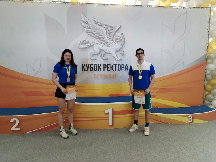 Azərbaycan üzgüçülərindən Rusiyada keçirilən yarışda 9 medal