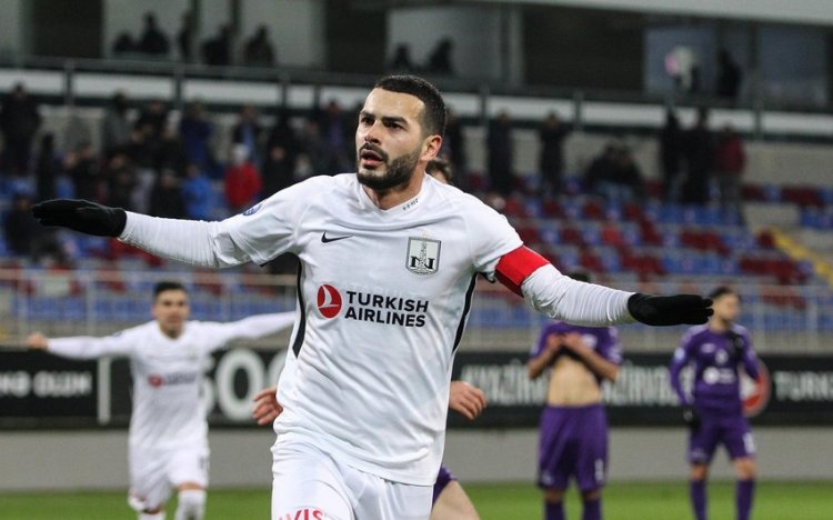 "Neftçi"nin futbolçusu Emin Mahmudov klubun tarixinə düşüb