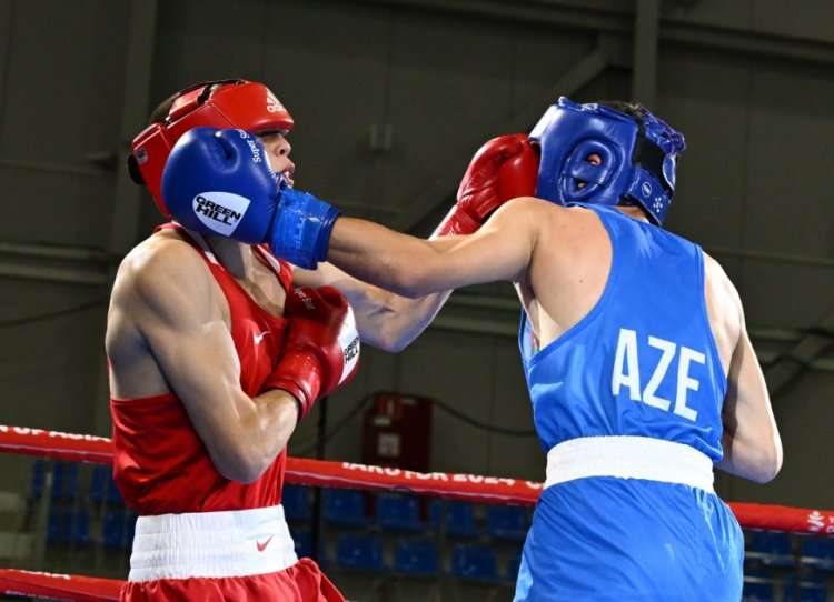   Qasımov "qızıl"ın astanasında, 3 boksçu bürünc medal qazanıb