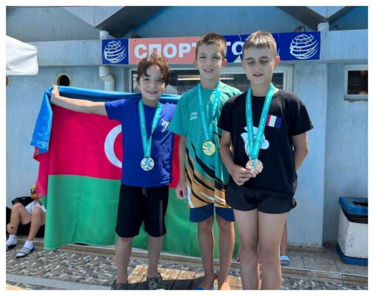 Azərbaycanın gənc üzgüçüsündən Bolqarıstanda gümüş medal