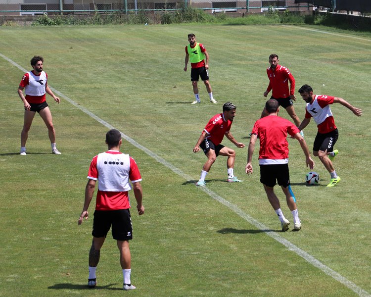 Premyer Liqanın "Qarabağ"la ilk tur matçına itki ilə hazırlaşırlar