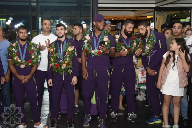 Yay Olimpiya Oyunlarında iştirak edən idmançılar Vətənə qayıdıblar 