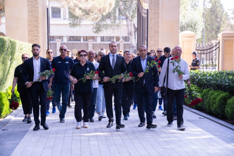 Bakıya gələn beynəlxalq turnirin iştirakçıları Fəxri Xiyabanda olub