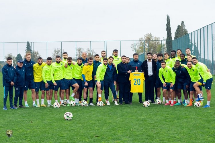   Paralimpiya çempionu İmaməddin Xəlilov "Kəpəz"i ziyarət etdi - FOTO