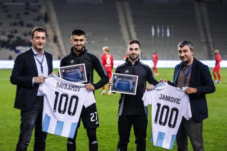 "Qarabağ"ın futbolçuları yubiley matçı ilə əlaqədar mükafatlandırıldı