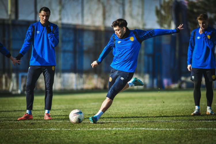 Renat oynadı, Həsən ehtiyatda qaldı, "Ankaragücü" məğlub oldu